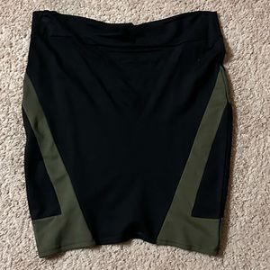 Geometric green and black skirt